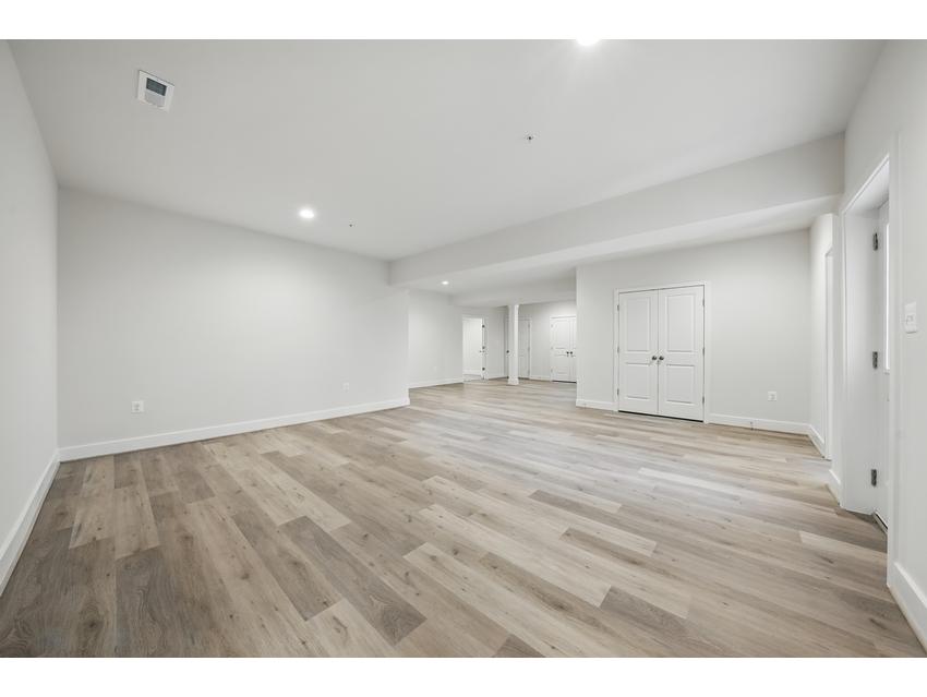 Lancaster Uphill - THREE GENERATIONAL HOME